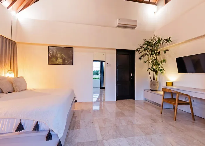 Nelayan Garden Exquisite 3 Bedroom 600 Meter From Villa