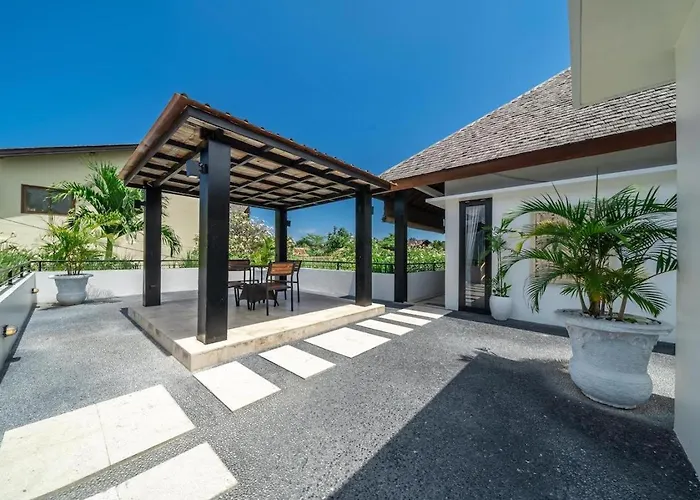 Nelayan Garden Exquisite 3 Bedroom 600 Meter From Canggu