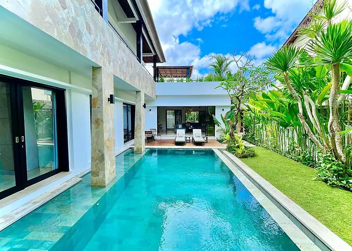 Nelayan Garden Exquisite 3 Bedroom 600 Meter From *