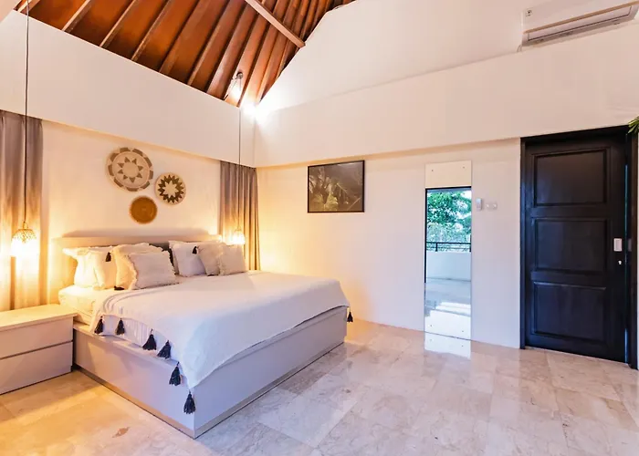 Nelayan Garden Exquisite 3 Bedroom 600 Meter From Villa