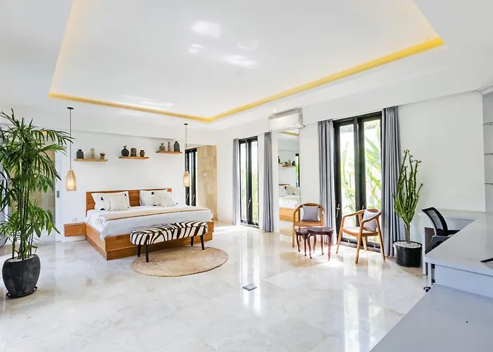 Villa Nelayan Garden Exquisite 3 Bedroom 600 Meter From