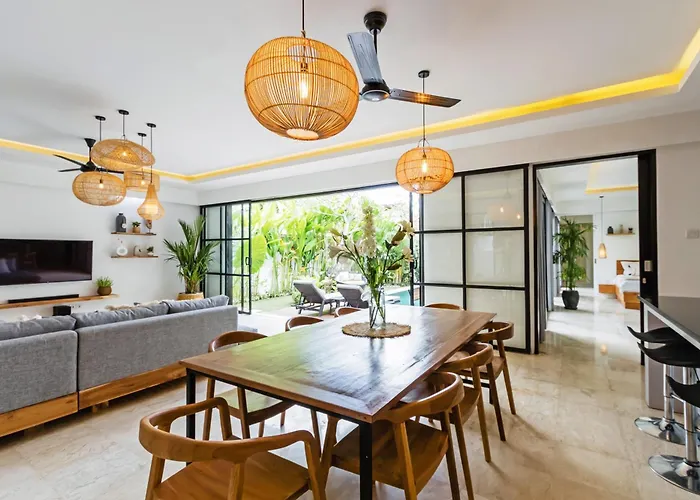 Nelayan Garden Exquisite 3 Bedroom 600 Meter From Canggu