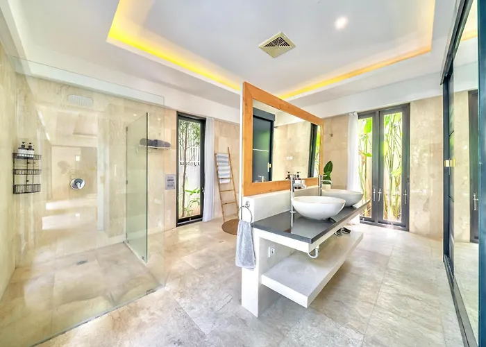 Villa Nelayan Garden Exquisite 3 Bedroom 600 Meter From