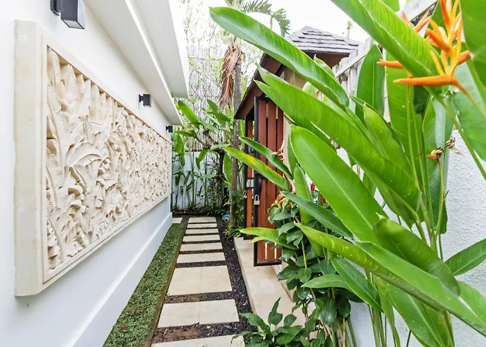 Villa Nelayan Garden Exquisite 3 Bedroom 600 Meter From Canggu
